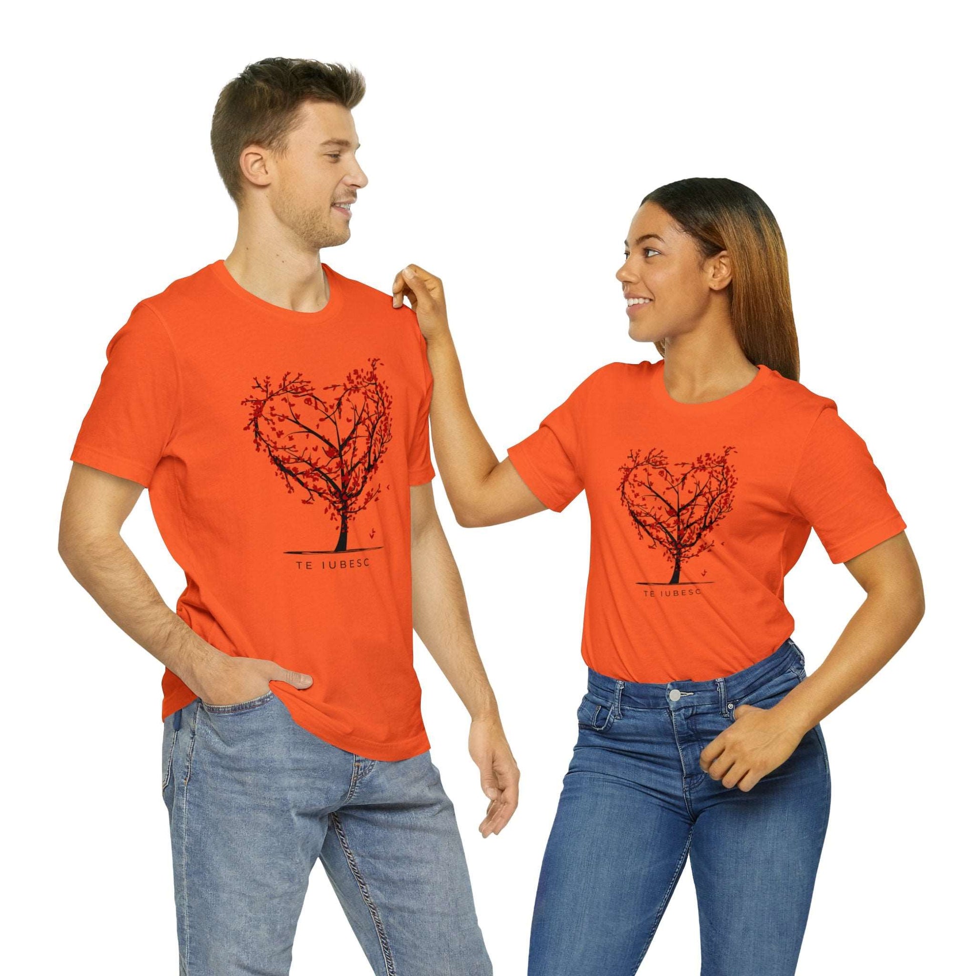 "Te Iubesc: Romanian Text Short Unisex Sleeve Tee – Wear Your Love Proudly"