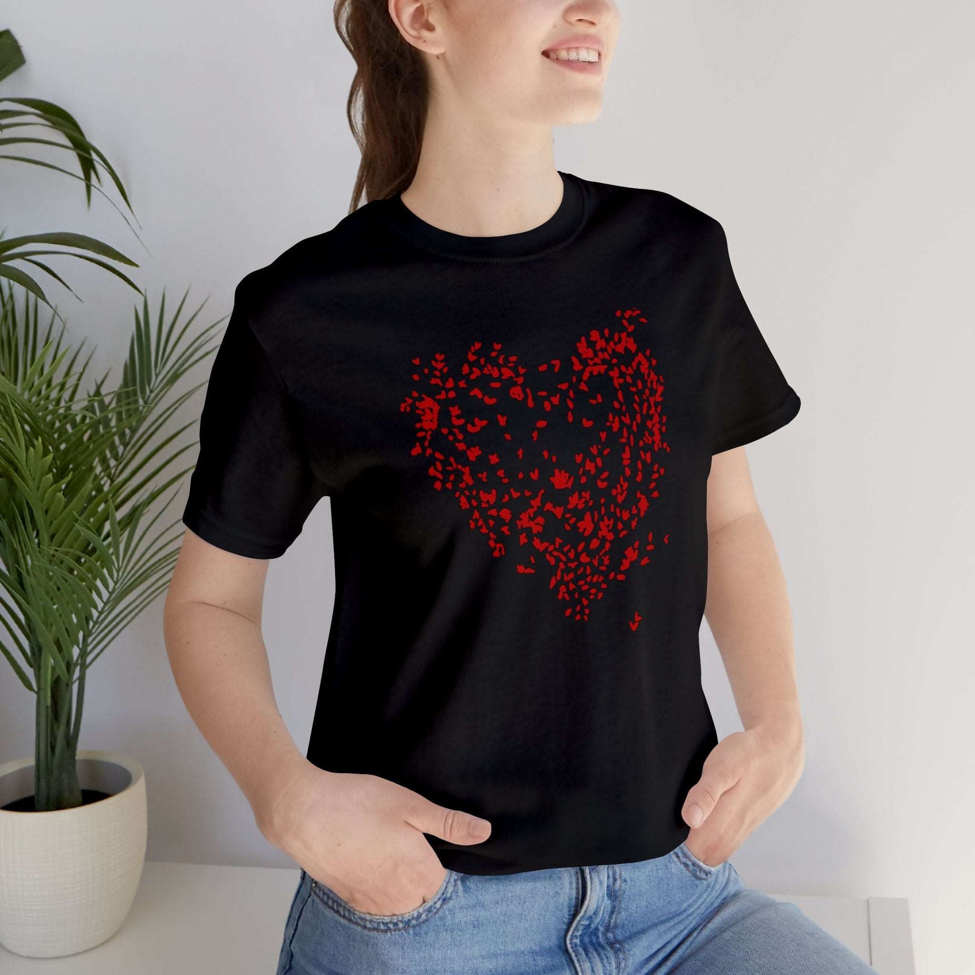 "Te Iubesc: Romanian Text Short Unisex Sleeve Tee – Wear Your Love Proudly"