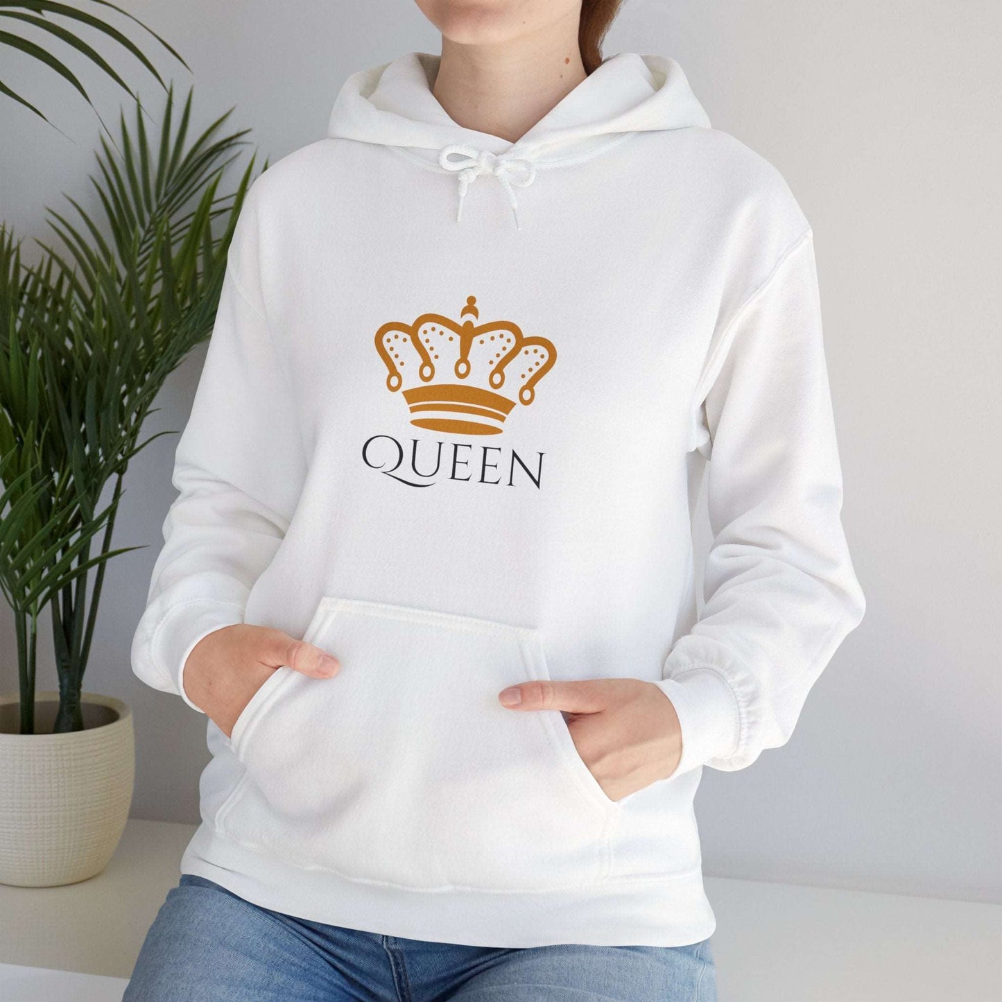 Queen Heavy Blend™ Hooded Sweatshirt - Cozy Comfort with Royal Style"